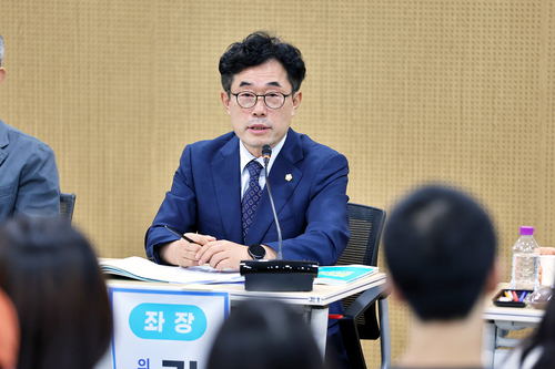 김태흥 의왕시의회 의원 8월29일 '의왕시 대안교육기관 발전 및 지원을 위한 정책토론회' 진행