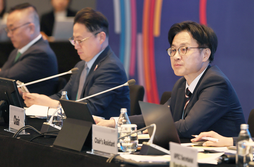김정관 산업통상자원부 장관(의장)이 28일 부산 해운대구 파라다이스호텔에서 열린 APEC 에너지장관회의를 주재하고 있다.