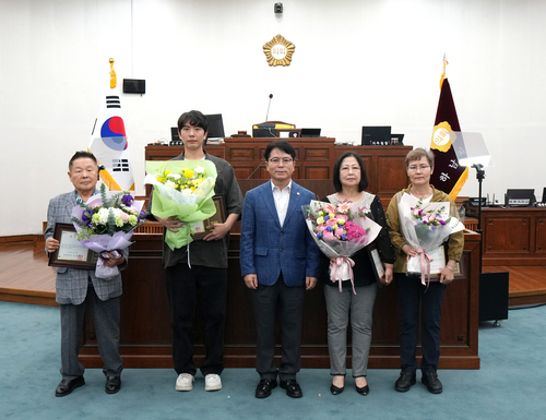 하남시의회 제342회 임시회에서 '2025년 3분기 모범시민상' 수상자 표창 수여