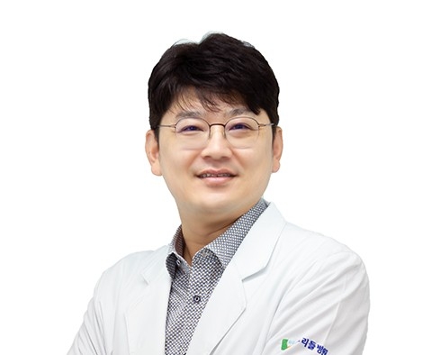 청담 우리들병원 신경외과 전문의 최용수 원장