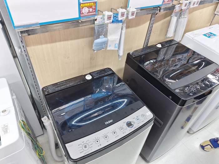 일본 도쿄 시내 빅카메라 매장에 하이얼 세탁기가 전시돼 있다. 일본에서는 5kg 안팎 소형 세탁기를 많이 찾아볼 수 있다. 사진=여헌우 기자.
