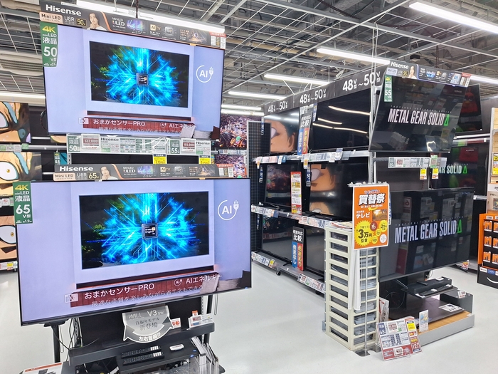 일본 도쿄에 있는 빅카메라 매장에 하이센스 TV가 전시돼 있다. 일본 전자제품 매장 TV 코너 '명당' 자리는 대부분 TCL이나 하이센스 제품이 차지하고