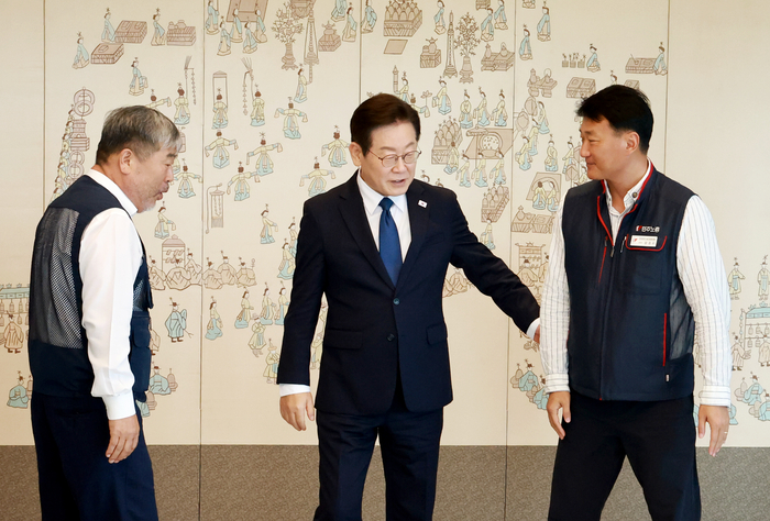 양대노총 위원장 만난 이재명 대통령
