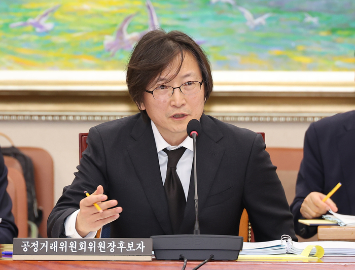 답변하는 주병기 후보자