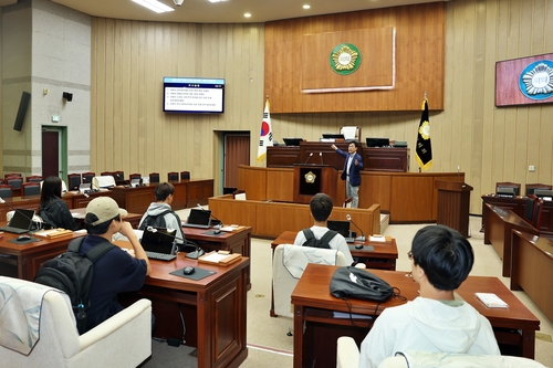 의왕시 대안 교육기관 '더불어 배움터길' 학생들 9월25일 의왕시의회 방문