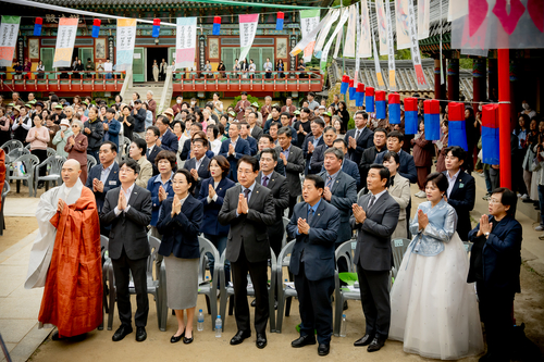 남양주시의회 9일 봉선사 1056주년 개산대제 및 남양주 운허체 배포식 참석