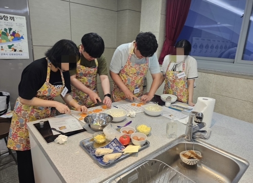 군포시 청년1인 가구 대상 나DO한끼 요리교실 현장