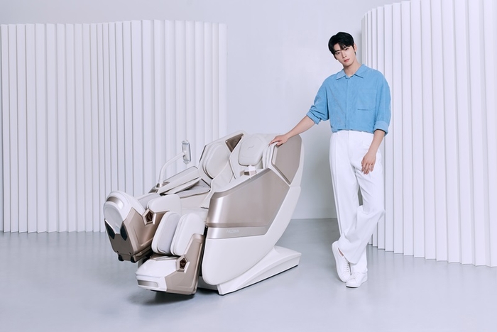 바디프랜드의 듀얼 콤팩트 헬스케어로봇 '팔콘N'. 사진=바디프랜드