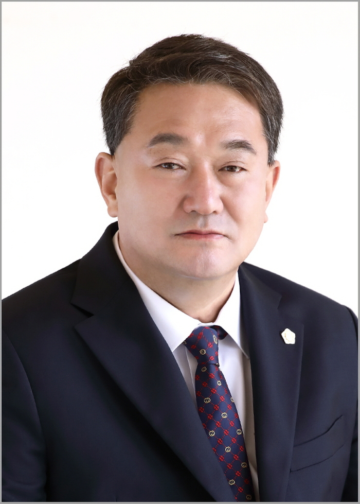 봉화군의회 의장, '차명업체 군공사 독점' 혐의로 구속