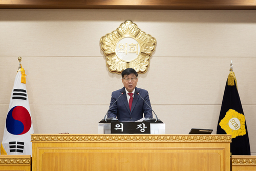 윤창철 양주시의회 의장 제381회 임시회 제1차 본회의 주재