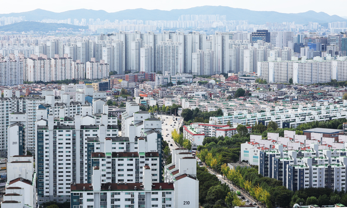 서울 전역 규제지역, 경기 12곳도 해당