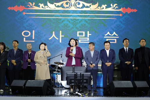 오인열 시흥시의회 의장 18일 '2025년 제12회 시흥월곶포구축제' 개막식 주재