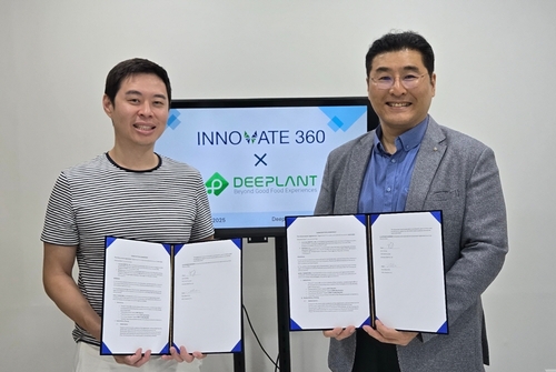 존 청 이노베이트360 CEO(왼쪽)-김철범 딥플랜트 대표