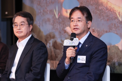 고양특례시 K-컬처밸리 민간 공모 우선협상대상자 24일 선정 발표- 이동환 고양특례시장(오른쪽)-김동연 경기도지사