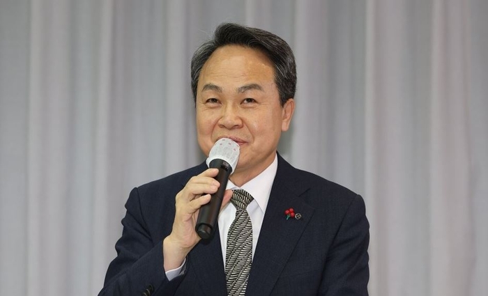 진옥동 신한금융지주 회장.