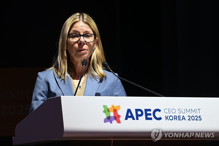 안나 비에르데 세계은행(WB) 사무총장(전무)이 29일 경주 예술의전당 화랑홀에서 열린 'APEC CEO 서밋' 오후 세션에서 연설을 하고 있다.