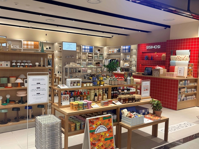 롯데백화점 노원점 지하 1층 라이프스타일 편집숍 '시시호시' 매장 전경. 사진=롯데백화점