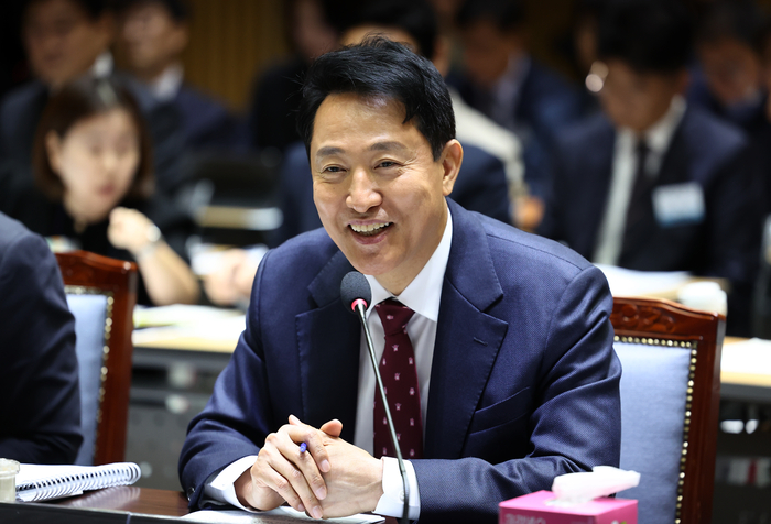 질의 답하는 오세훈 시장