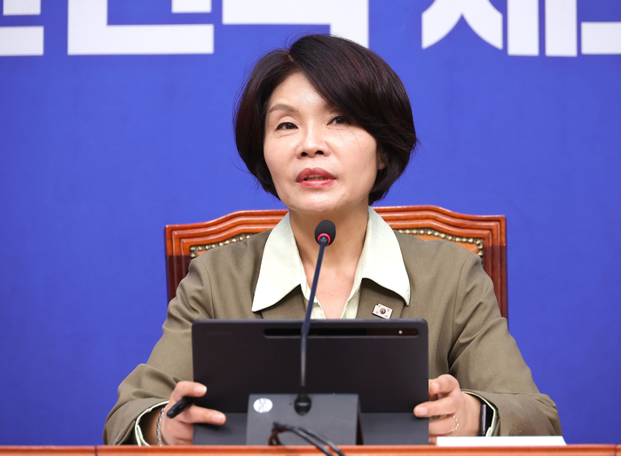 민주당 한정애 정책위의장, 주택시장안정화TF 명단 발표