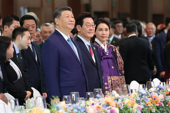 APEC 갈라만찬 참석한 이재명 대통령 부부·시진핑 중국 국가주석