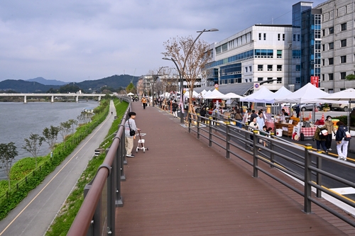 양평군 남한강 테라스- 2025년 양평 물들임 테라스 축제 현장