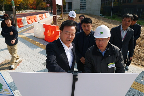 김성제 의욍시장 10월29일 초평지구 송부로 연결도로 임시 개통 현장 점검