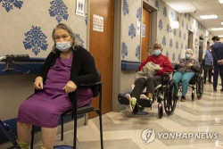 미국 코로나 누적 사망자 40만명 근접…전세계의 20%