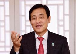 김정태 하나금융 회장 "10년 후를 본다"…