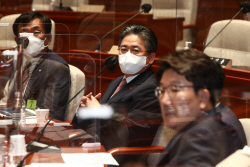 與, 정승일 한전 사장 불러 文 정권 에너지정책 난타…"탈원전 전기료 참사로"