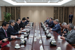 尹대통령 美 국빈방문 때 세일즈외교 추진…대규모 경제사절단 꾸려질 듯