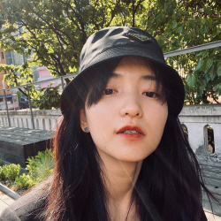 김태리 측, 자막 번역 재능기부 요청 논란에 "죄송하다"