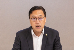 기재차관 "10월 이후 물가 다시 안정 예상…경각심 갖고 총력 대응"