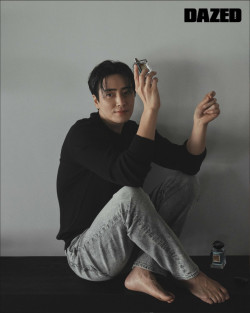 배우 이준혁, 사용하는 향수와 함께한 훈훈 비주얼 화보 공개
