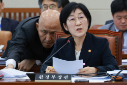 환경부 국감서 후쿠시마 원전 오염수 두고 공방…4대강 정책도 충돌