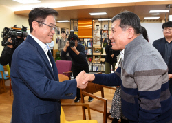 생환한 광부 박정하 氏, 초청 간담회 가져...‘경북으로 이사 오고 싶다’