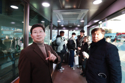 이상일 용인시장, 신갈시외버스 스마트정류장 시설 등 점검