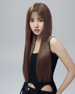 스테이씨 윤, 로레알파리 엑셀랑스 파리지앵 시크 뮤즈로 선정