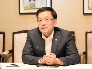 최상목 부총리 “‘중소기업 성장사다리 구축방안’ 상반기 발표”