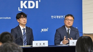 “신·구 국민연금 분리 운용…신 연금은 낸 만큼 받고 구 연금은 600조대 투입”