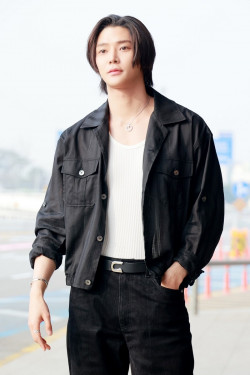 로운, 티파니 주얼리로 완성한 완벽한 공항패션 ‘눈길’