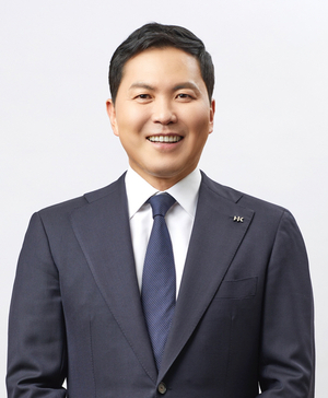 콜마그룹 윤상현 부회장, 글로벌 사령탑 총대 멘다