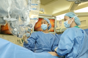 서울아산병원, 124㎏ 아랍여성 로봇 자궁절제술 성공
