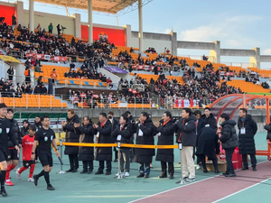 강원FC 홈 개막전, 짜릿한 역전승으로 축구열기 가득