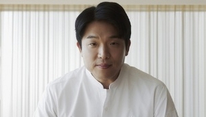 패션과 ‘흑백요리사’의 만남…코오롱FnC, 안성재 셰프와 협업
