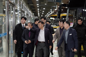 신상진 성남시장, 정상 운행 시작한 성남종합버스터미널 방문...상인과 시민 격려