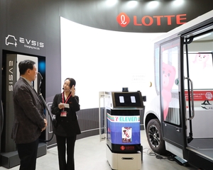 전세계 누비는 신동빈···‘현장 경영’ 통해 롯데그룹 내실 다진다