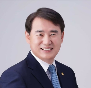 검찰, ‘동창 채용 외압’ 이정선 광주시교육에 사전구속영장 청구