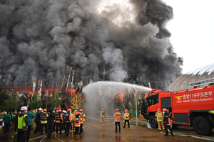 소방관 ‘보이지 않는 독’과 사투…화재 진압 자체가 ‘1급 발암물질’