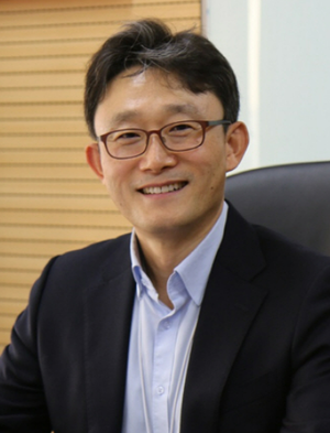 KT 대표이사 최종 후보에 박윤영 전 KT 기업부문장