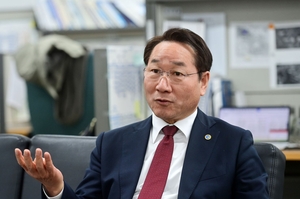 유정복, “정부업무보고는 제왕적 대통령의 권력자랑 자리가 아니다”